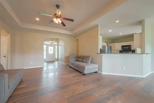 $2,400 | 14403 Vlasta Street, Needville, TX 77461