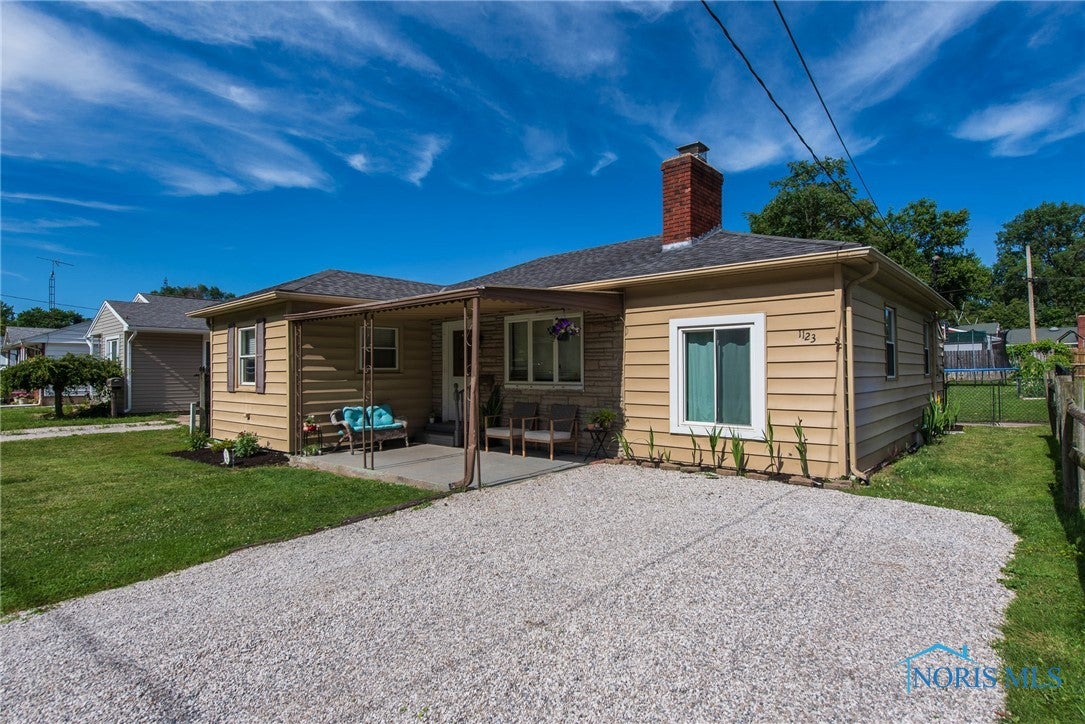 1123 Cresceus Road Oregon, OH 43616 - Photo 1 of 28 Gallery Image 1