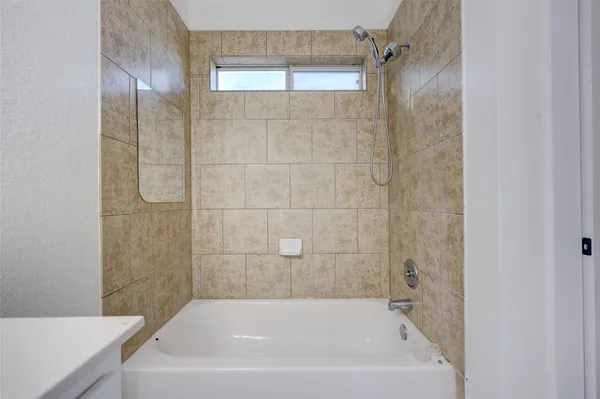 $1,900 | 15218 Parrish Lane, Austin, TX 78725