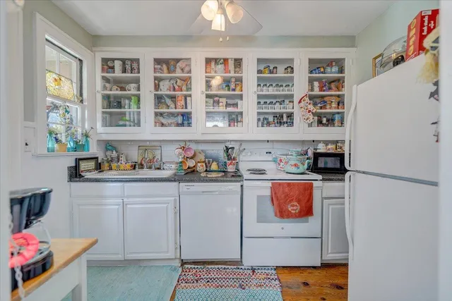 $452,500 | 1909 Canterbury Road Southwest, Roanoke, VA 24015