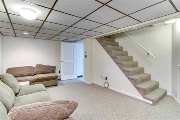 22 Topping Road Andover, MA 01810 - Photo 12 of 16 Gallery Image 12