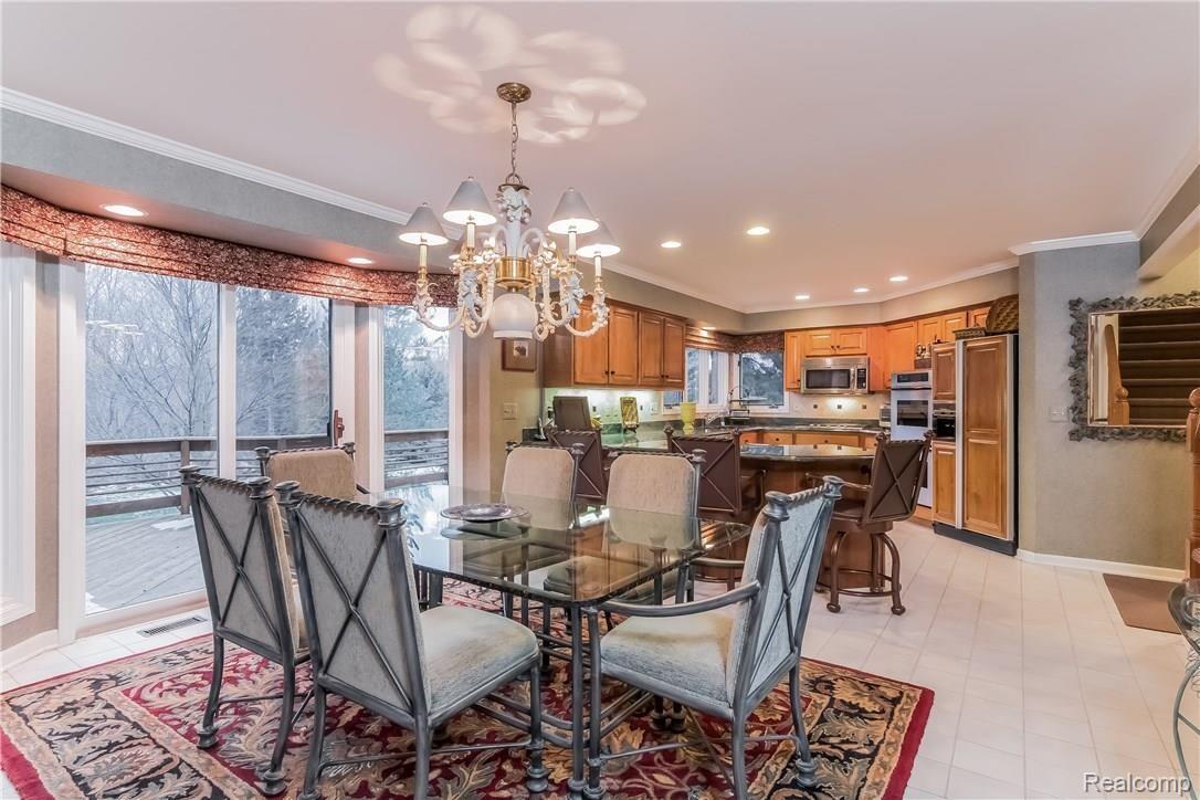 4037 Oak Tree Circle Rochester, MI 48306 - Photo 10 of 55 010-Breakfast_Nook-2337549-large.jpg