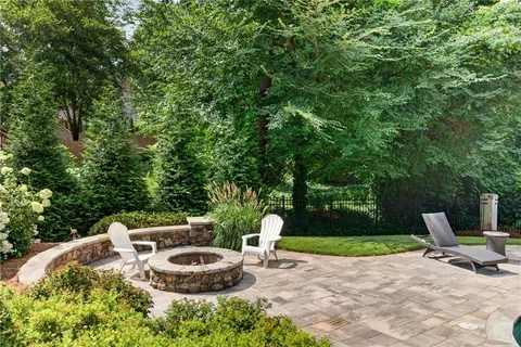 $1,100,000 | 4766 Chamblee Dunwoody Road, Dunwoody, GA 30338
