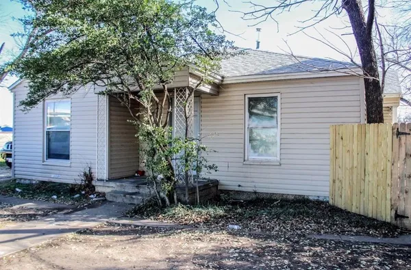 $1,475 | 202 Southeast 9th Street, Grand Prairie, TX 75051