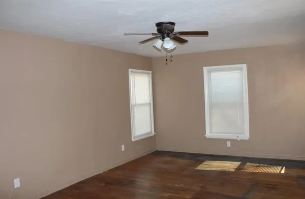 $1,475 | 202 Southeast 9th Street, Grand Prairie, TX 75051