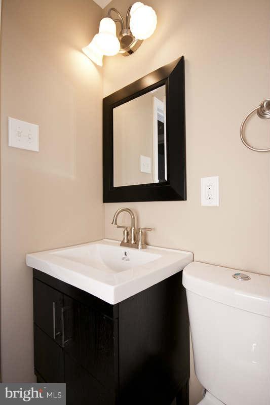 3724 Flowerton Road Baltimore, MD 21229 - Photo 14 of 28 Bath
