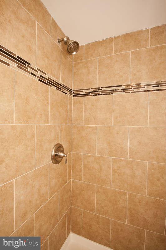 3724 Flowerton Road Baltimore, MD 21229 - Photo 27 of 28 Bath
