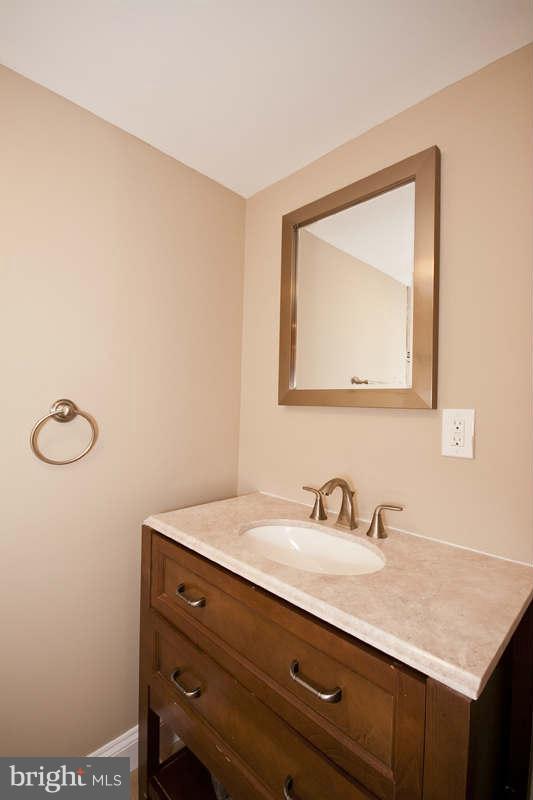 3724 Flowerton Road Baltimore, MD 21229 - Photo 28 of 28 Bath