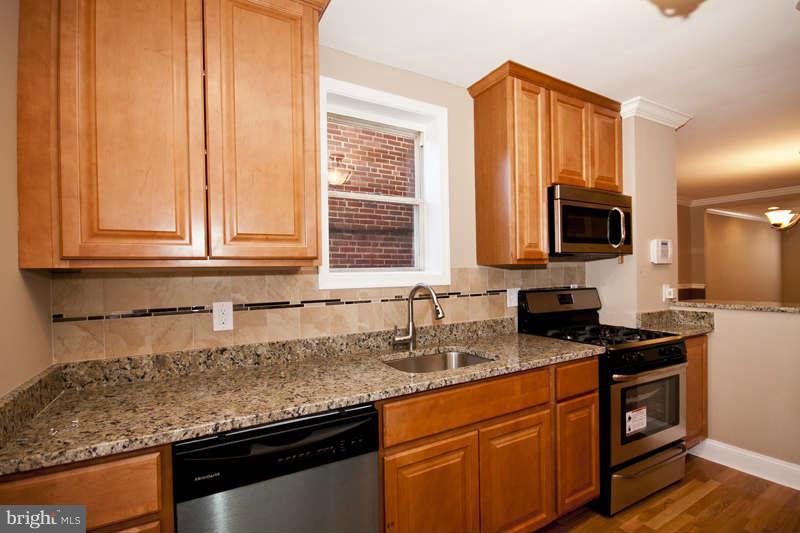 3724 Flowerton Road Baltimore, MD 21229 - Photo 3 of 28 Kitchen