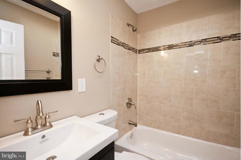 3724 Flowerton Road Baltimore, MD 21229 - Photo 6 of 28 Bath