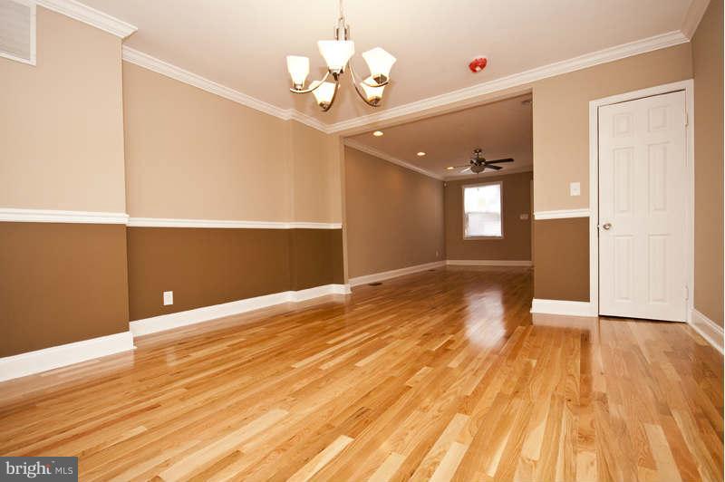 3724 Flowerton Road Baltimore, MD 21229 - Photo 8 of 28 Dining Room