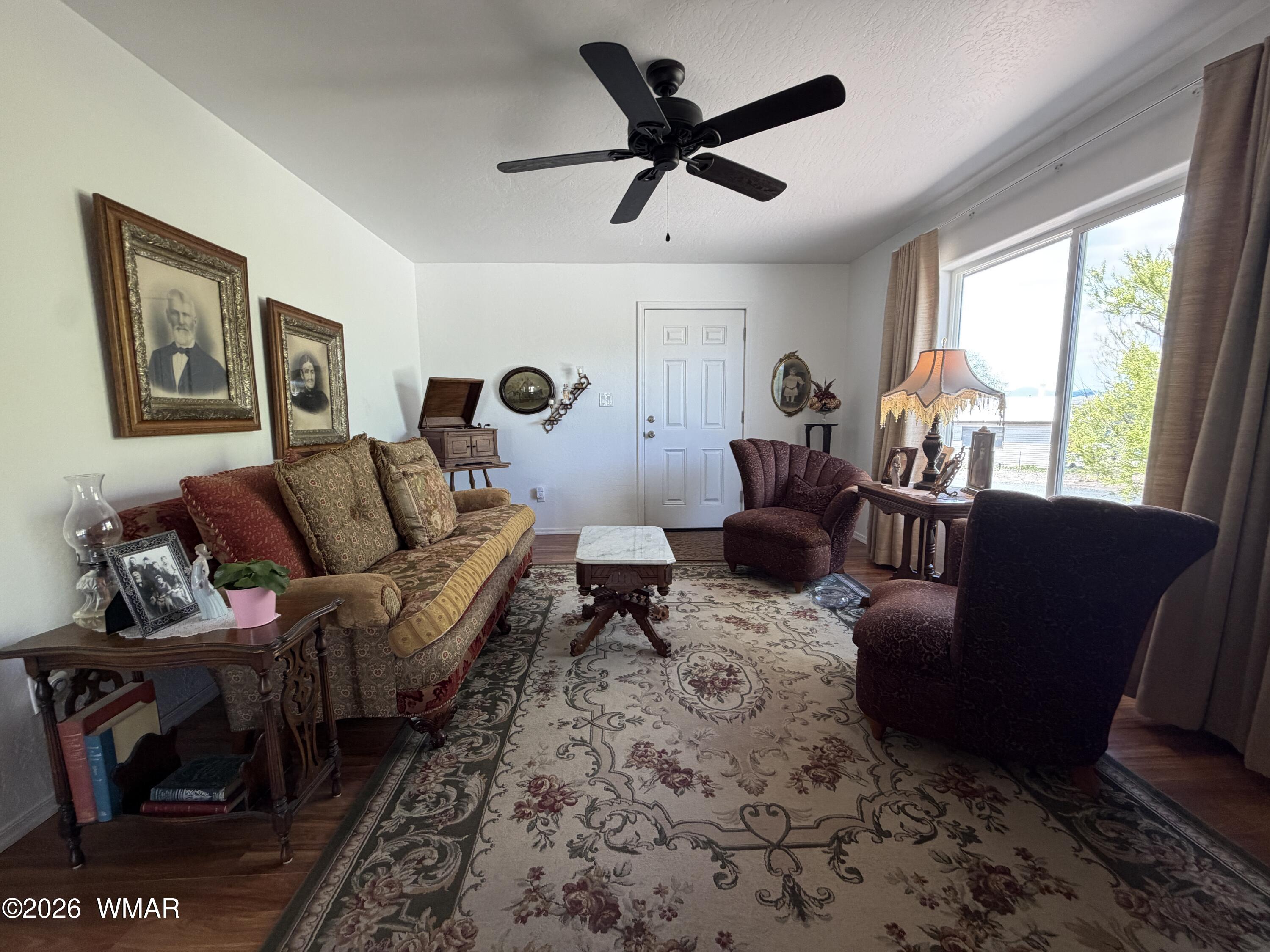 232 South Hopi Street Springerville, AZ 85938 - Photo 7 of 37 Entry Room