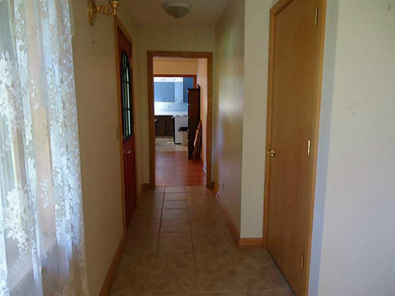992 Sterrett Road Grove City, PA 16127 - Photo 13 of 25 Entry/Foyer. This is the foyer into the 11 year old addition.