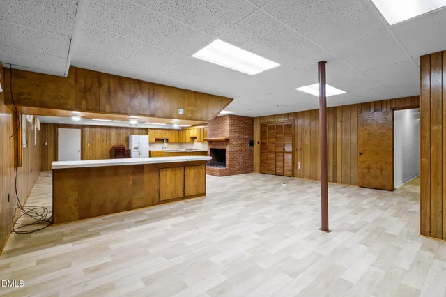 a black and white photo of a picture of the floor