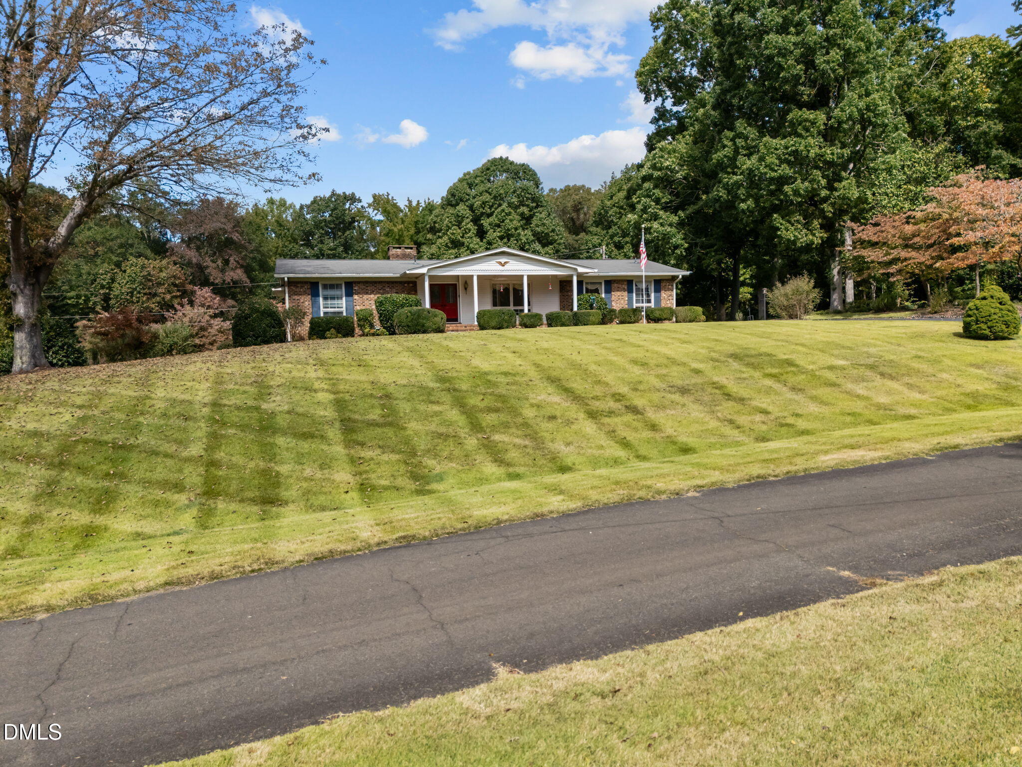 60 Banbury Court Roxboro, NC 27573 - Photo 5 of 59 a front view of a house with a garden