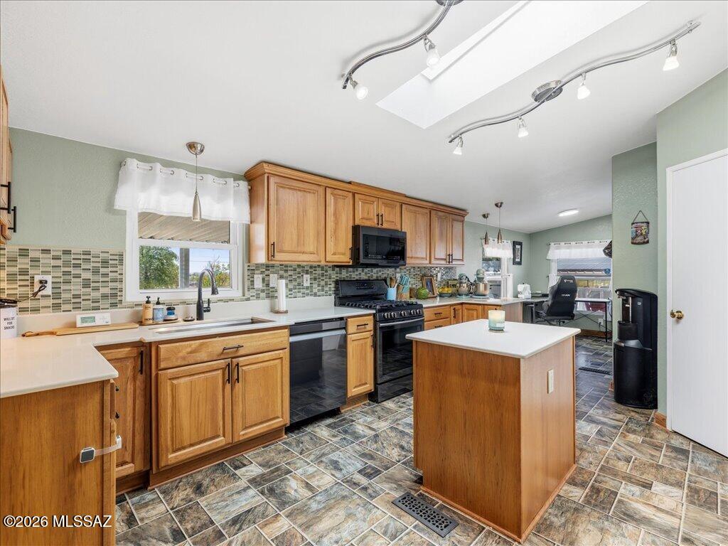 424 North Salero View Road Vail, AZ 85641 - Photo 10 of 35 Kitchen