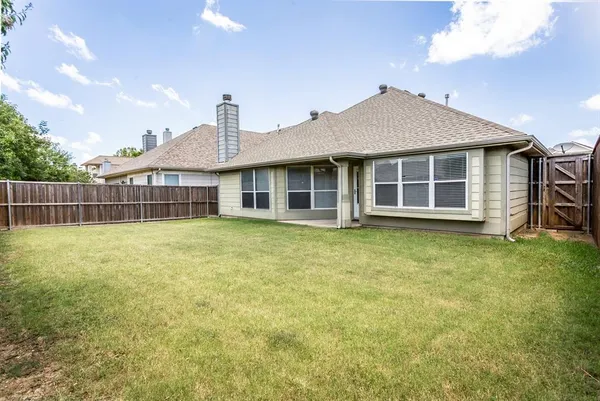 $2,300 | 9721 Meadow Rue Drive, McKinney, TX 75072
