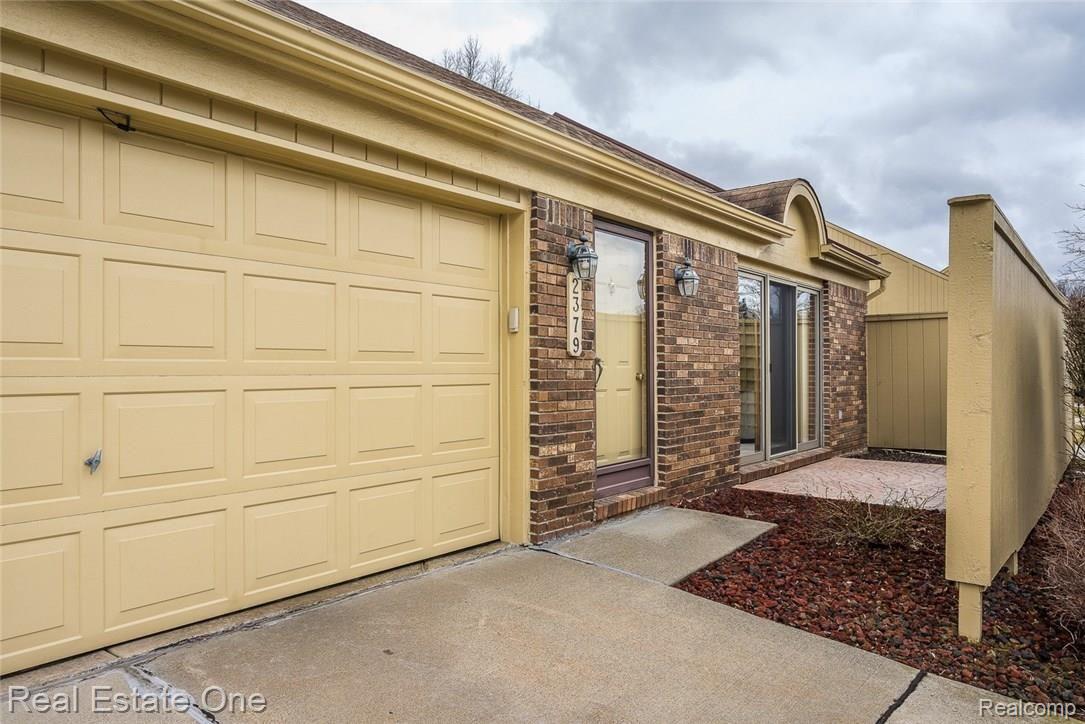 2379 Rochelle Park Drive Rochester, MI 48309 - Photo 2 of 24 2379 Rochelle Park Drive, Rochester Hills MI, Koteles, 03-27-17-1057-Edit.jpg