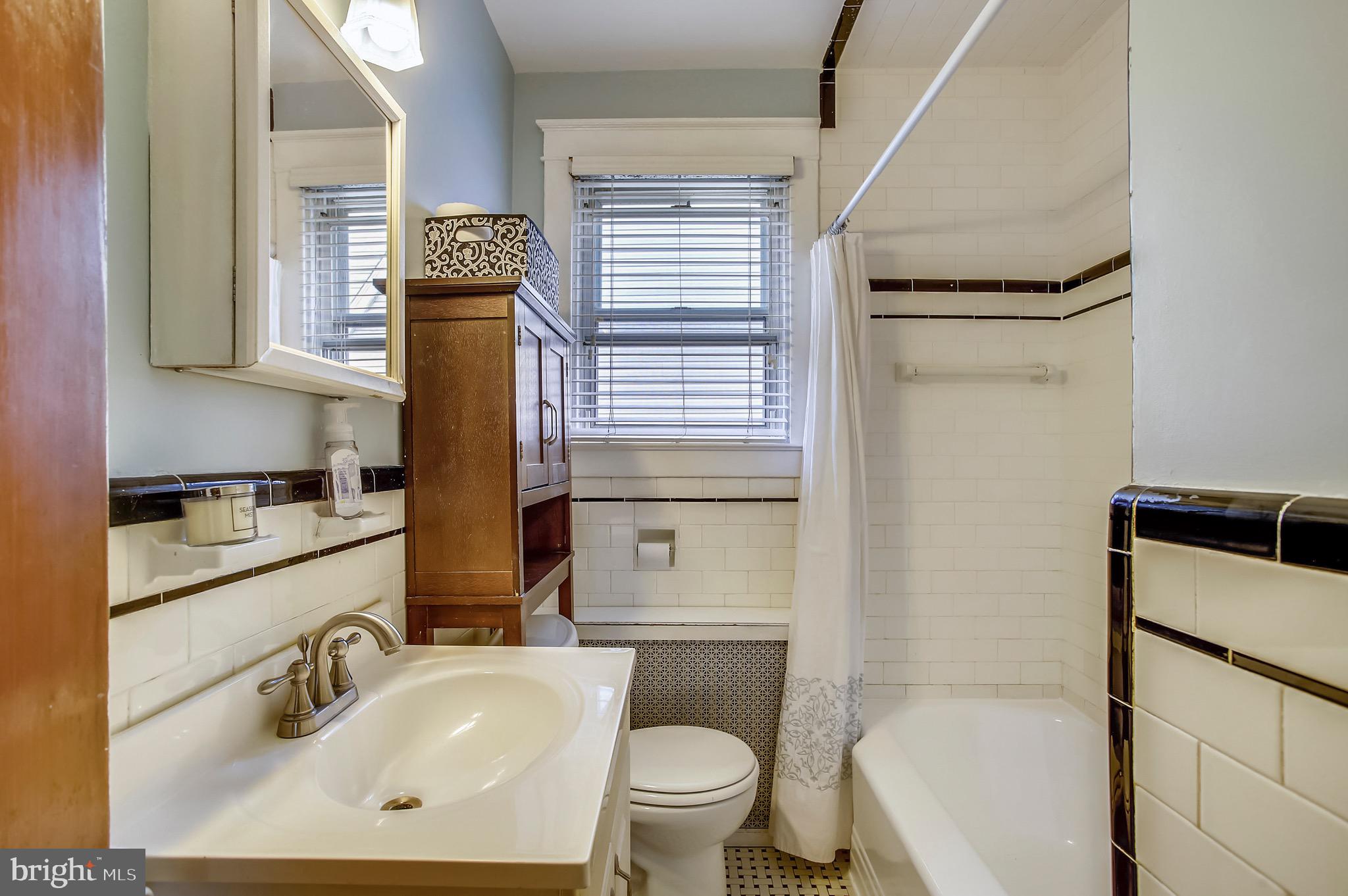 5564 Ashbourne Road Baltimore, MD 21227 - Photo 19 of 30 Main level Bathroom