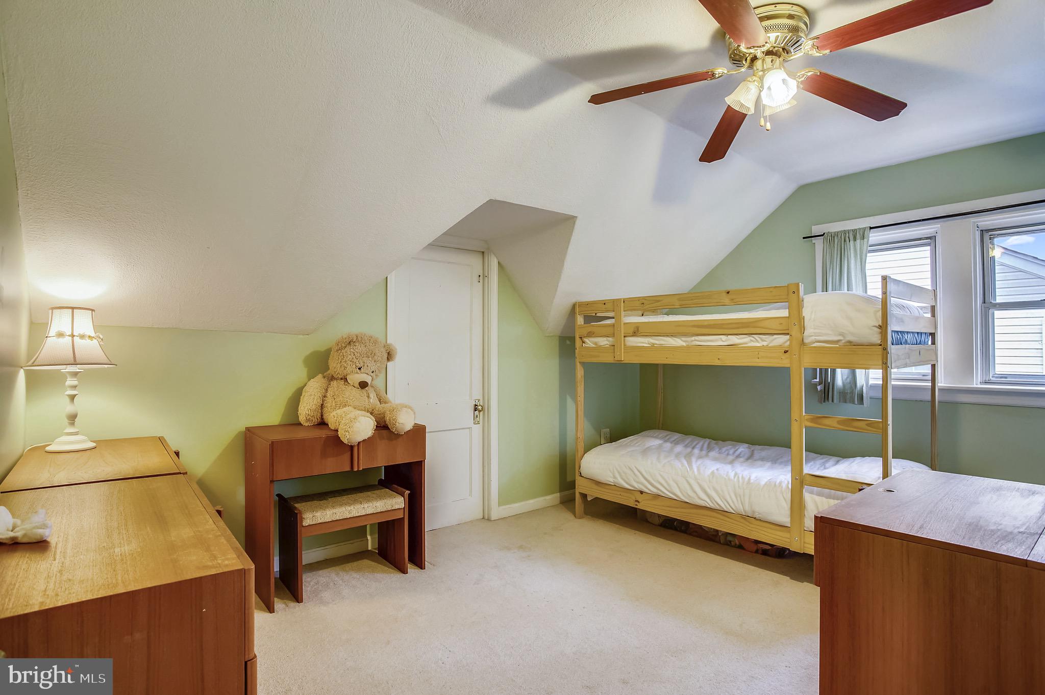 5564 Ashbourne Road Baltimore, MD 21227 - Photo 22 of 30 Upper level bedroom