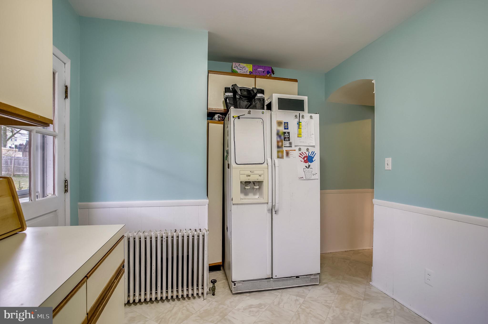 5564 Ashbourne Road Baltimore, MD 21227 - Photo 7 of 30 Main Level Kitchen