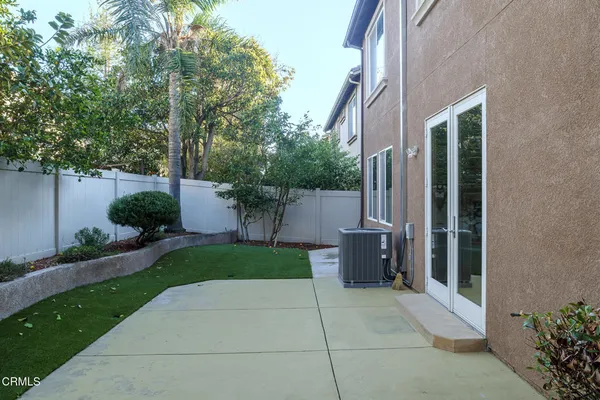 a view of a backyard with garden