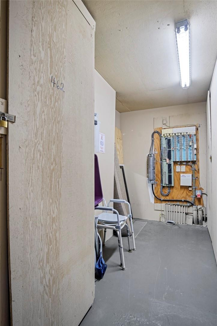 2810 North 46th Avenue, Unit 462 Hollywood, FL 33021 - Photo 19 of 31 a view of a room with gym equipment