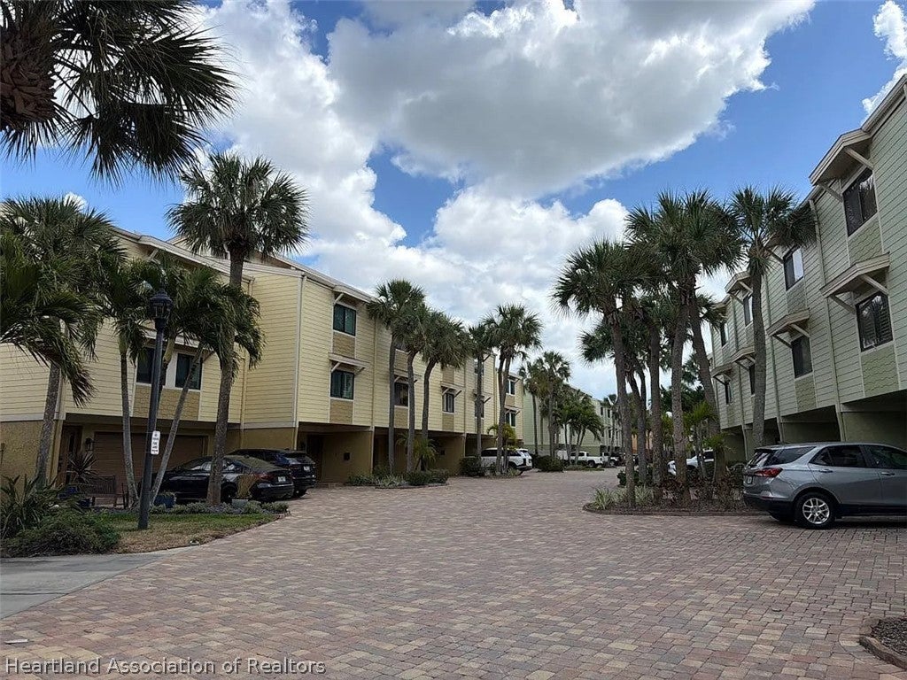 490 Sandy Hook Road St. Petersburg, FL 33706 - Photo 3 of 5 Gallery Image 3