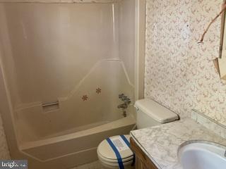 4712 Floral Park Road Brandywine, MD 20613 - Photo 10 of 10 Master Bath