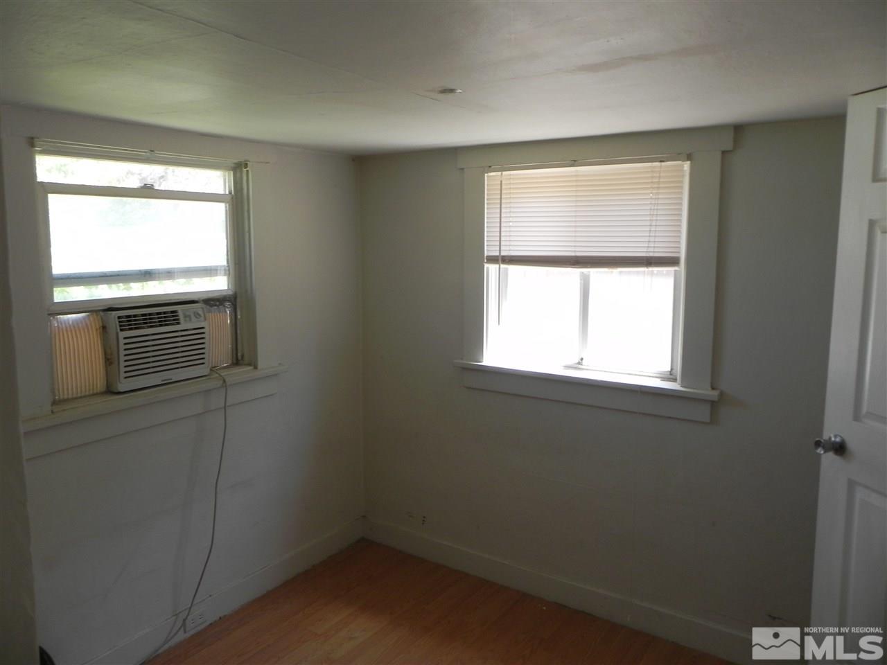 624 Quincy Street Reno, NV 89512 - Photo 11 of 17 a room that has a window in it