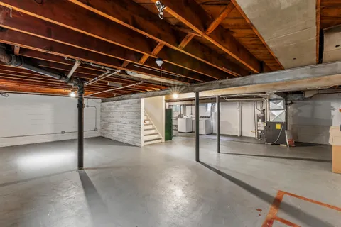 $247,500 | 215 West Saveland Avenue, Milwaukee, WI 53207