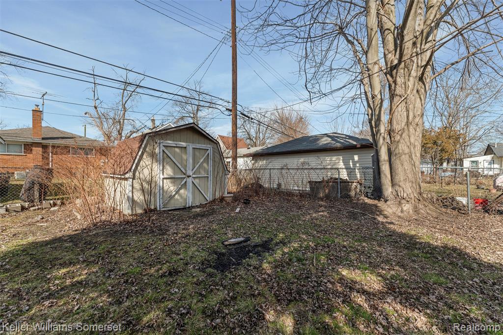 22065 Linwood Eastpointe, MI 48021 - Photo 22 of 27