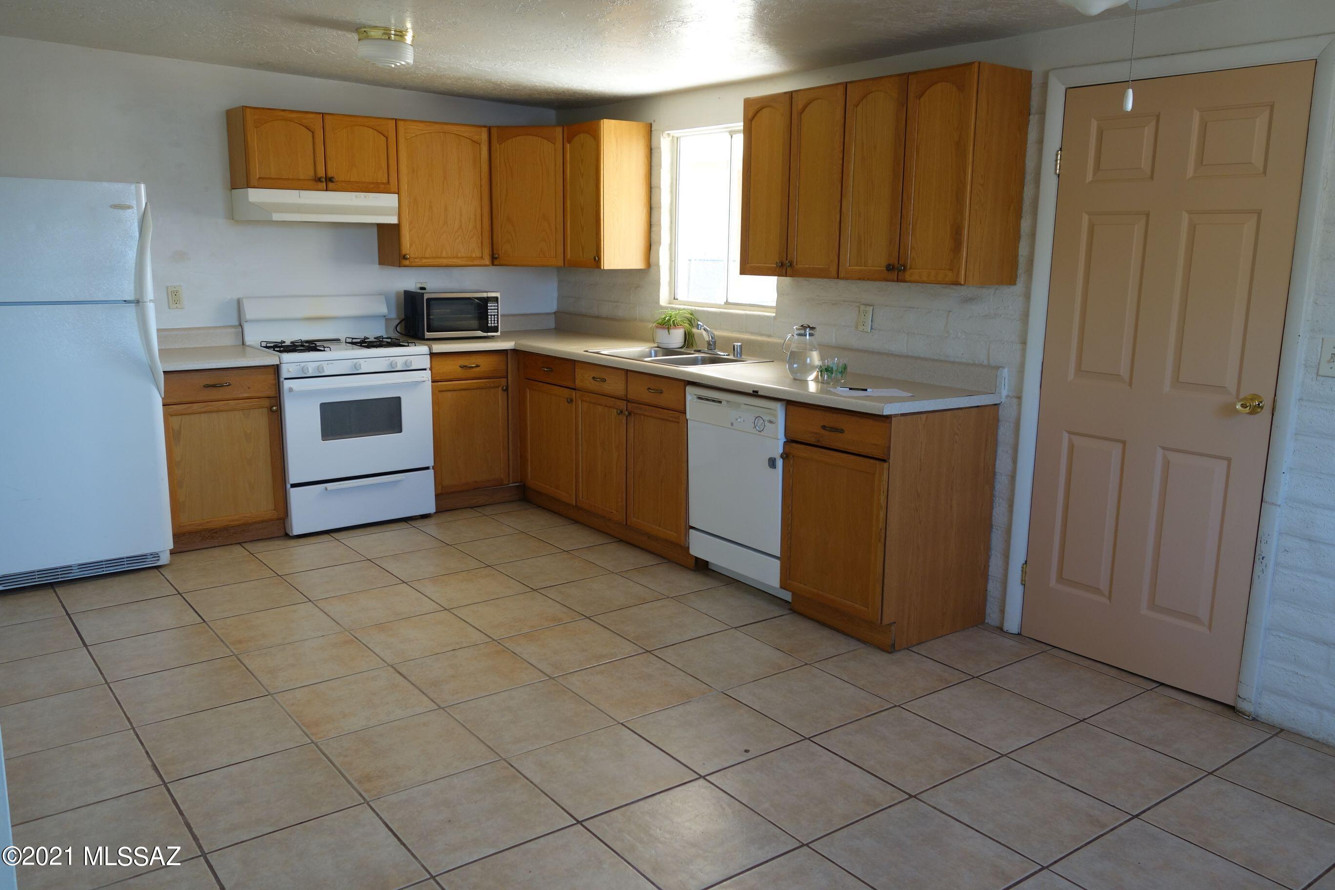 954 South Post Road Benson, AZ 85602 - Photo 6 of 18 Gallery Image 6