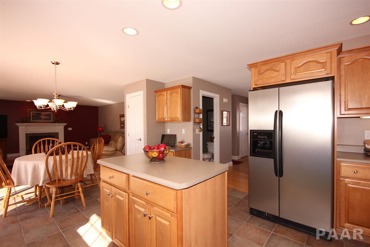 857 Cardinal Circle Metamora, IL 61548 - Photo 10 of 34 Gallery Image 10