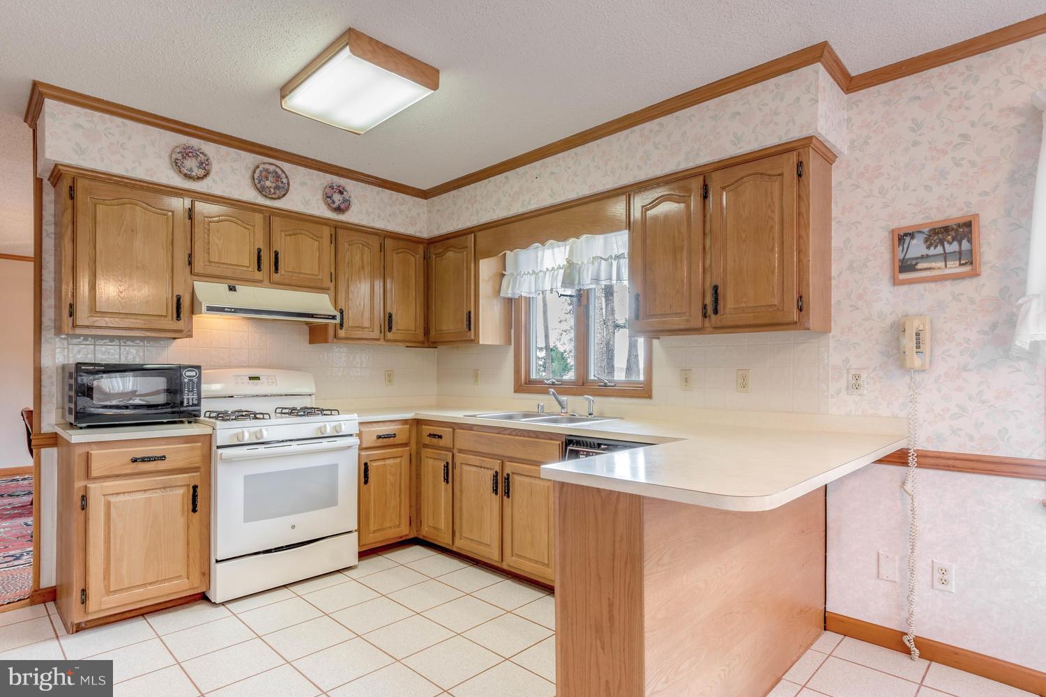 806 Seabreeze Road Cambridge, MD 21613 - Photo 13 of 41 Kitchen