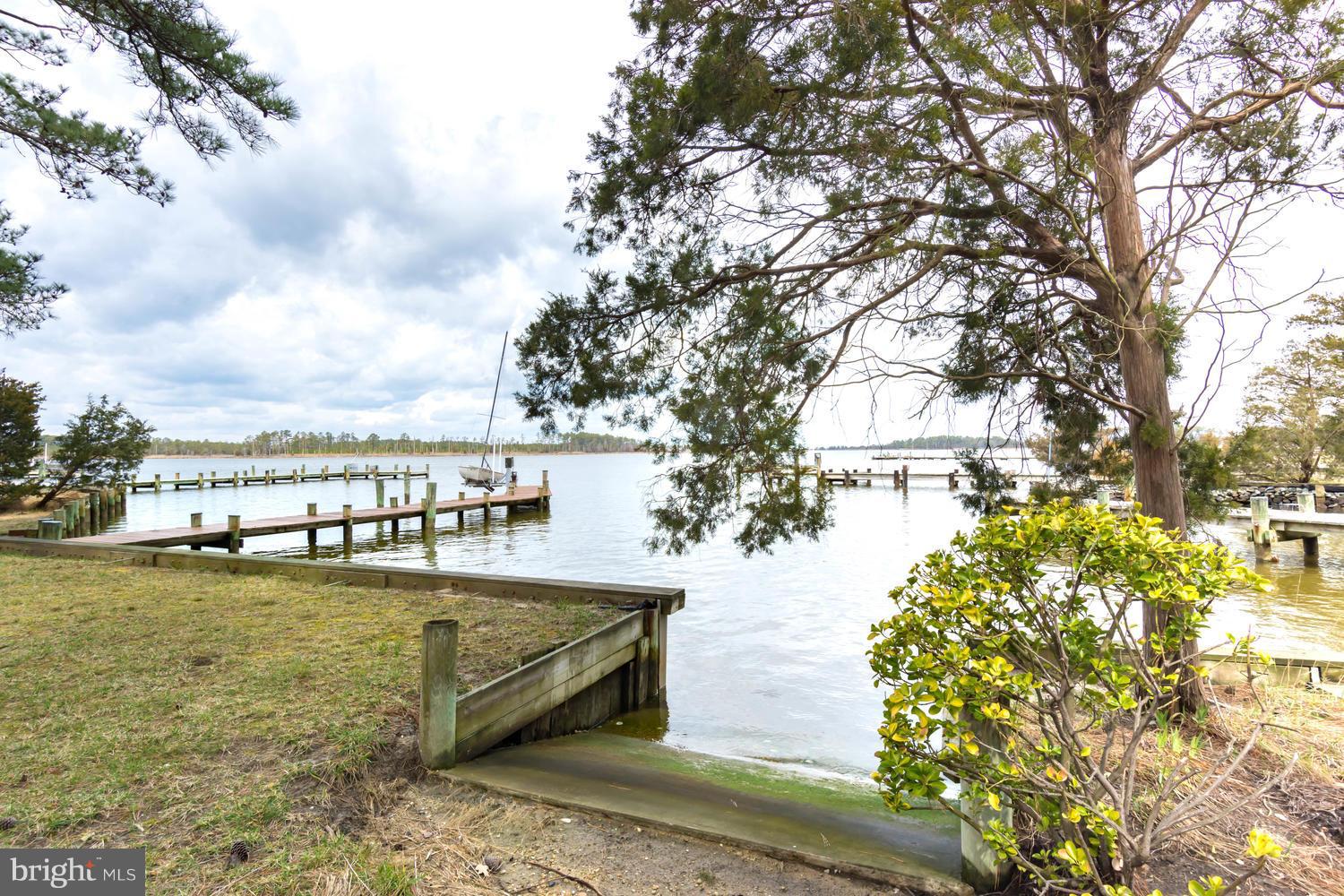 806 Seabreeze Road Cambridge, MD 21613 - Photo 5 of 41 Boat ramp as well as dock.