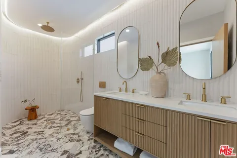 $4,995,000 | 1706 Abbot Kinney Boulevard, Venice, CA 90291