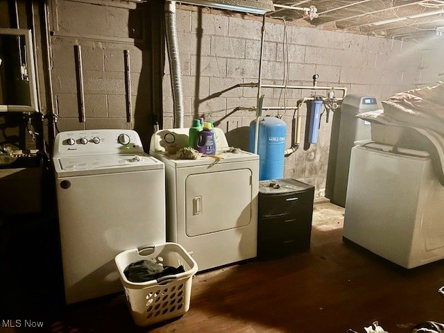 3077 Anderson Anthony Road Northwest Warren, OH 44481 - Photo 15 of 31 Laundry area with independent washer and dryer