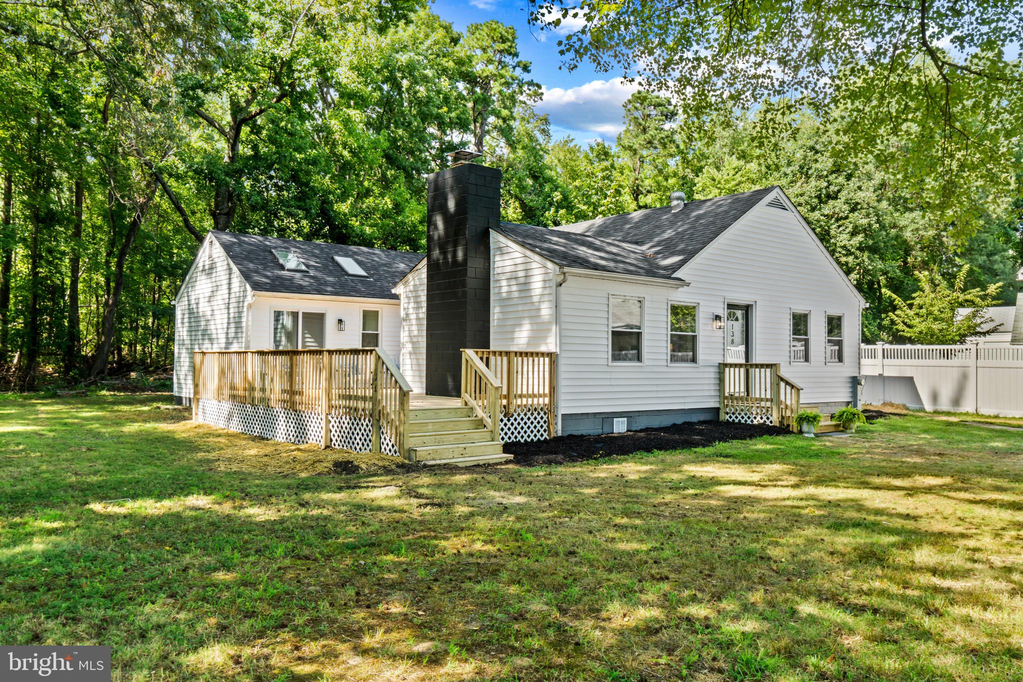 138 Carvel Beach Road Baltimore, MD 21226 - Photo 2 of 31 Gallery Image 2