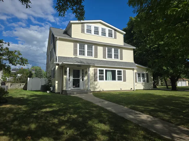 $259,900 | 218 Michigan Avenue, Sturgis, MI 49091