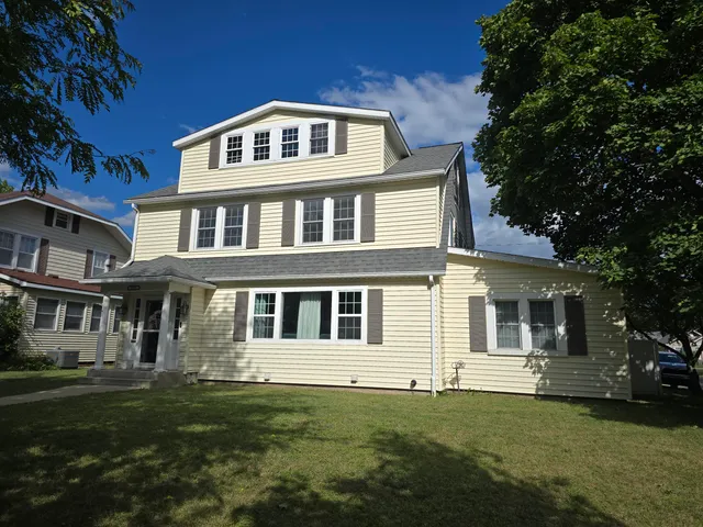 $259,900 | 218 Michigan Avenue, Sturgis, MI 49091