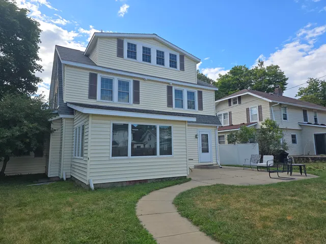 $259,900 | 218 Michigan Avenue, Sturgis, MI 49091