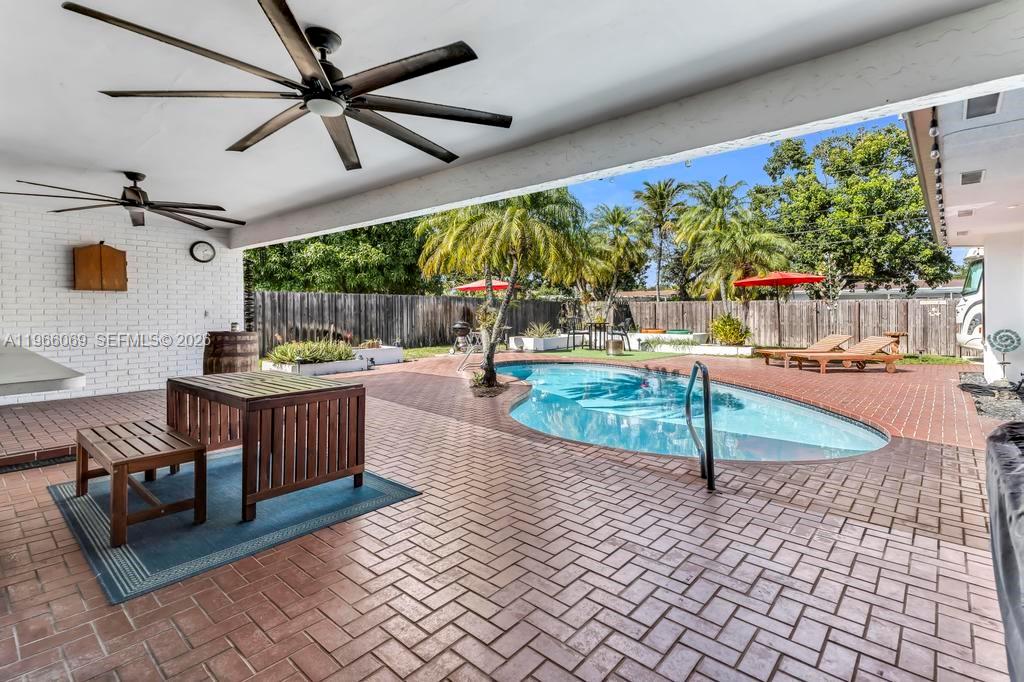 5201 Jefferson Street Hollywood, FL 33021 - Photo 19 of 28