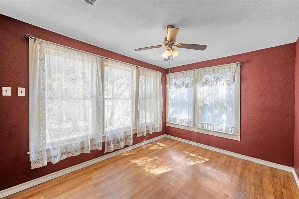 2623 North 15th A Street Waco, TX 76708 - Photo 16 of 23 a view of an empty room with a window