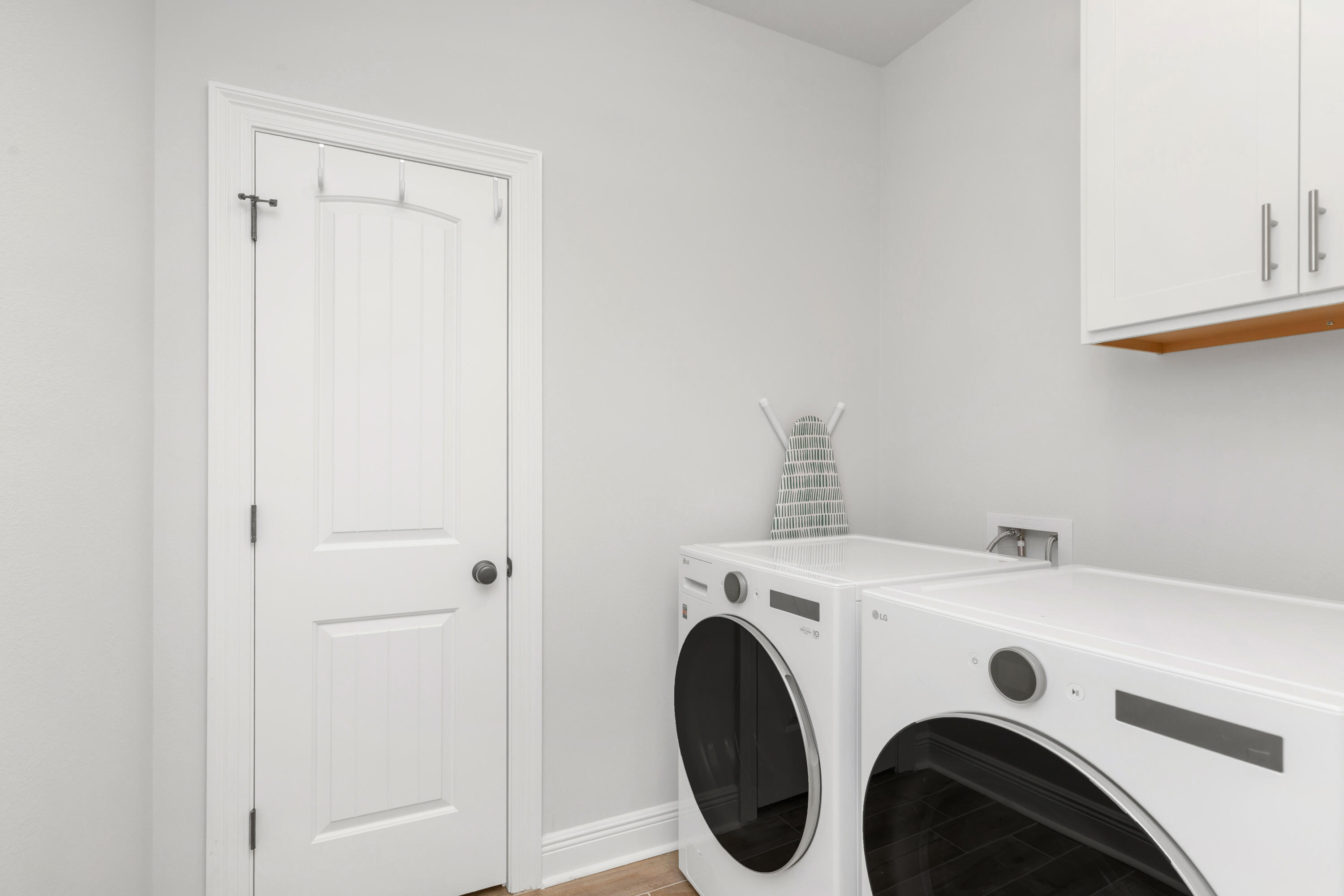 27 Cozy Cove Freeport, FL 32439 - Photo 22 of 80 a utility room with dryer and washer
