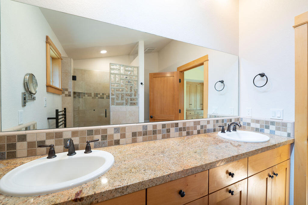 61275 Victory Loop Bend, OR 97702 - Photo 28 of 59 A9100268