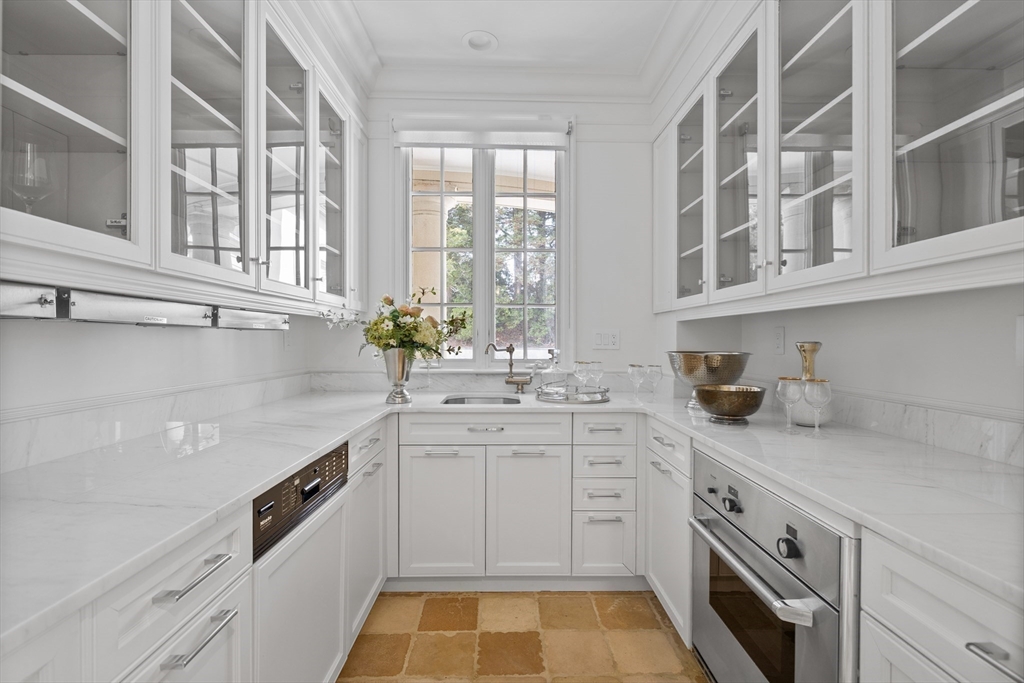 120 Cabot Street Brookline, MA 02467 - Photo 10 of 41