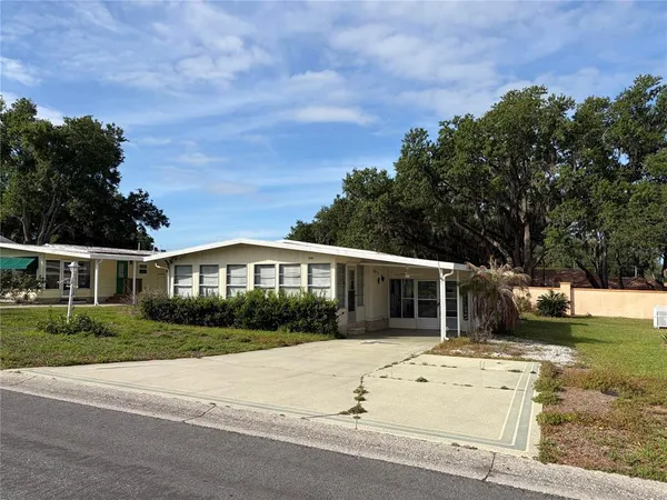 $159,999 | 930 Tarrson Boulevard, Lady Lake, FL 32159