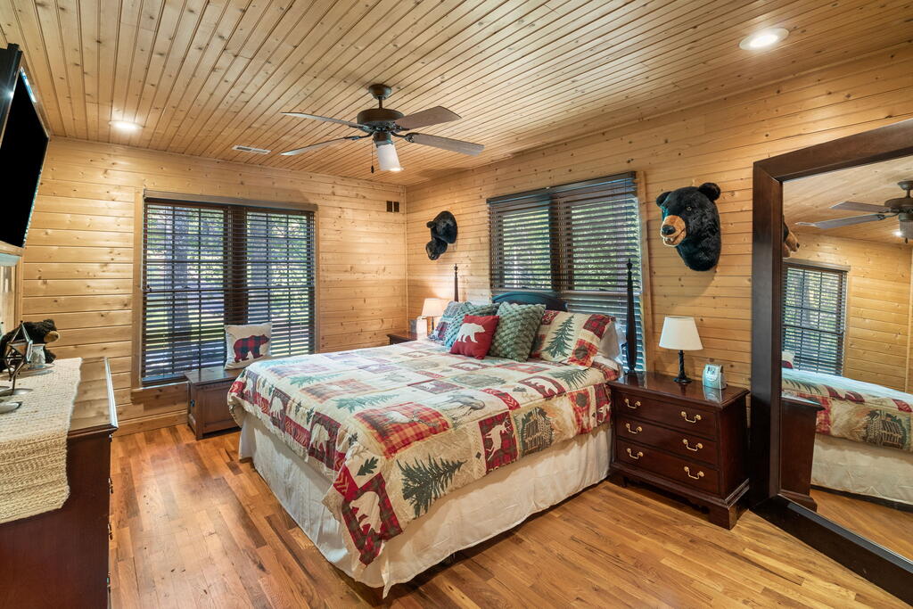 2390 Rainbow Ridge Road Hiawassee, GA 30546 - Photo 34 of 48 Bedroom #2 - Upper