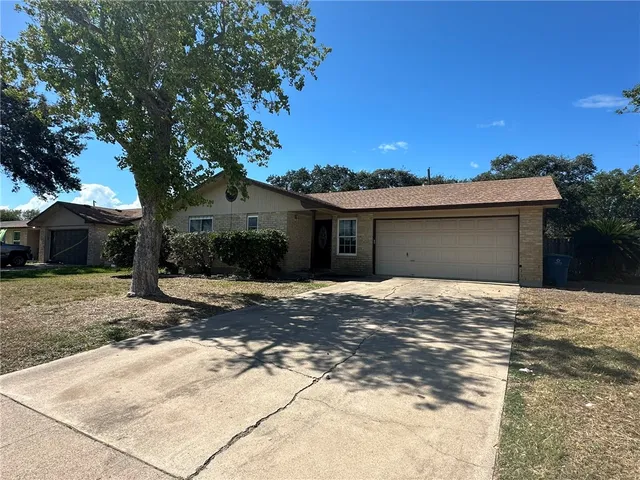 $1,700 | 1113 Memorial Parkway, Portland, TX 78374